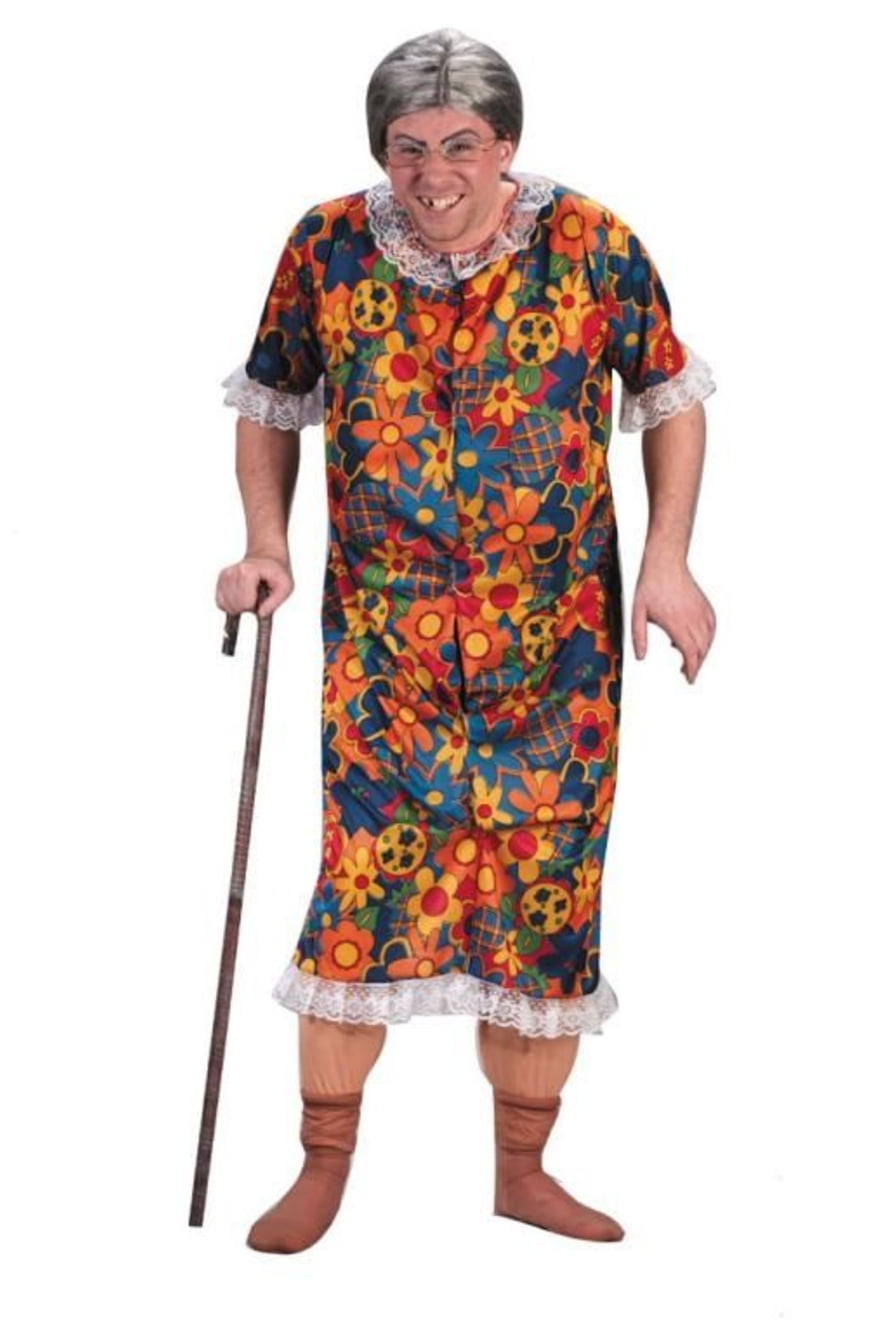 Бабушка в платье