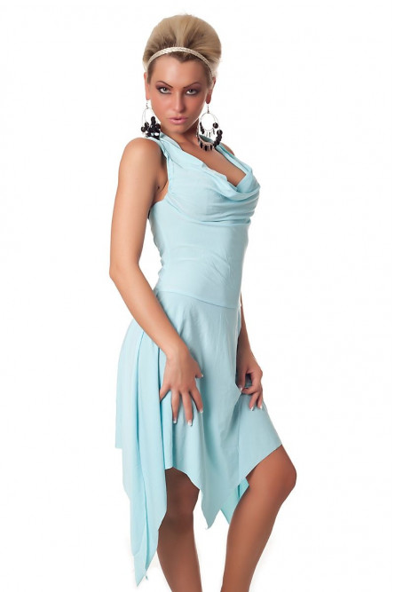 Нежно-голубое платье с кольцами