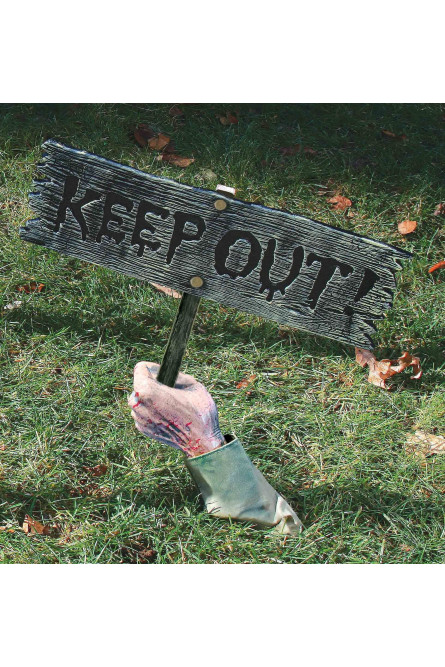 Табличка в руке Keep Out