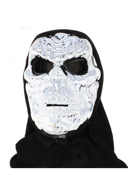 Серебристая маска черепа в черной накидке