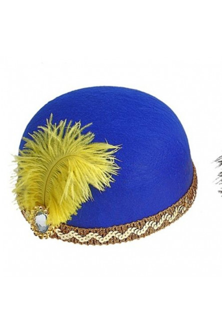 Синяя шляпка с пером