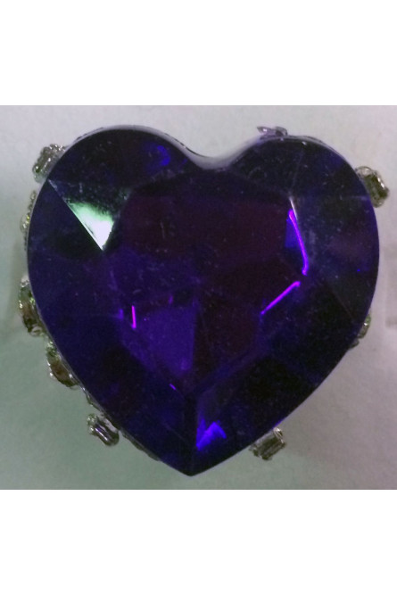 Кольцо в форме фиолетового сердца