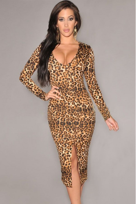 Леопардовое платье с декольте