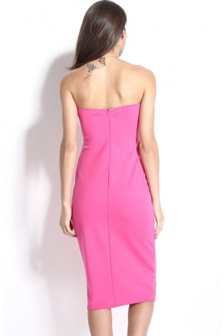 Розовое платье с V-вырезом