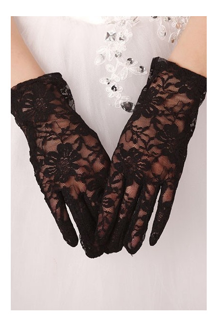 Кружевные черные перчатки