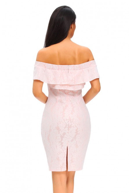 Светло-розовое кружевное платье
