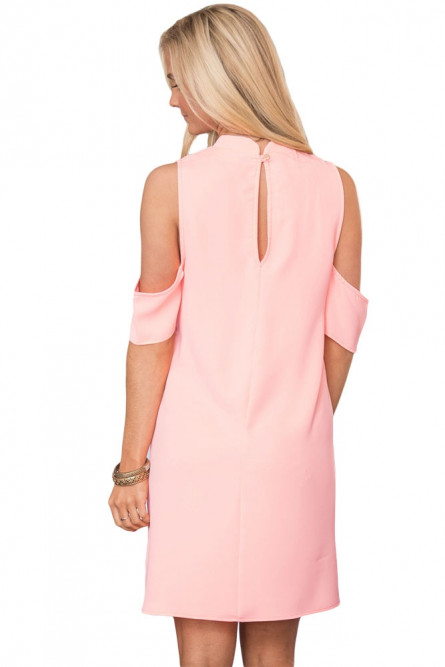Розовое платье с открытыми плечиками