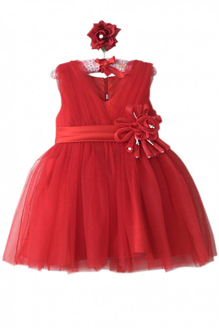 Красное платье с цветком