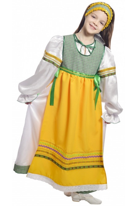Желто-зеленый народный костюм