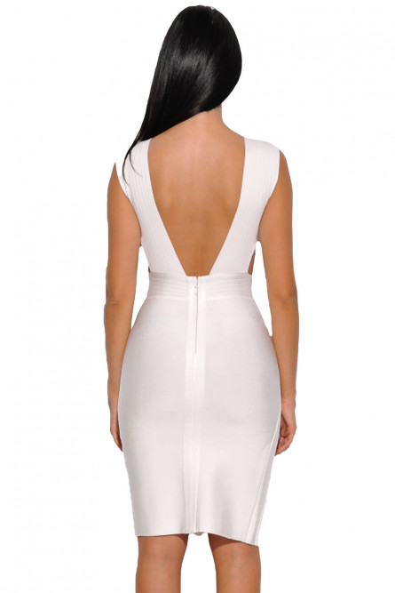 Белое платье с разрезом