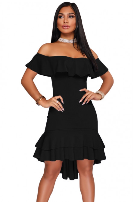 Черное платье с воланами и оборками