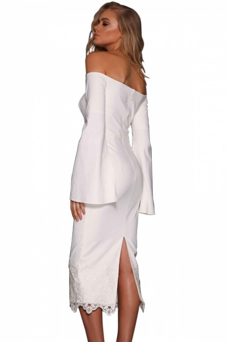 Белое платье с ниспадающими рукавами