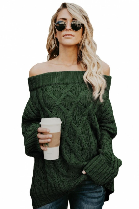 Зеленый свитер с широким воротником