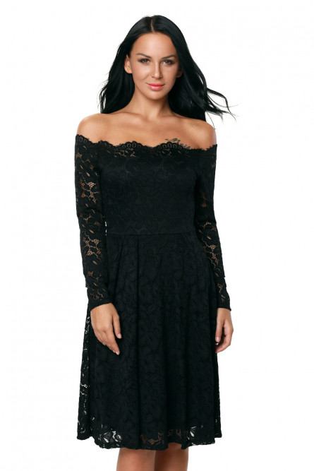 Черное кружевное платье с длинными рукавами