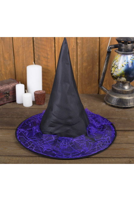 Шляпа ведьмы с фиолетовой паутиной