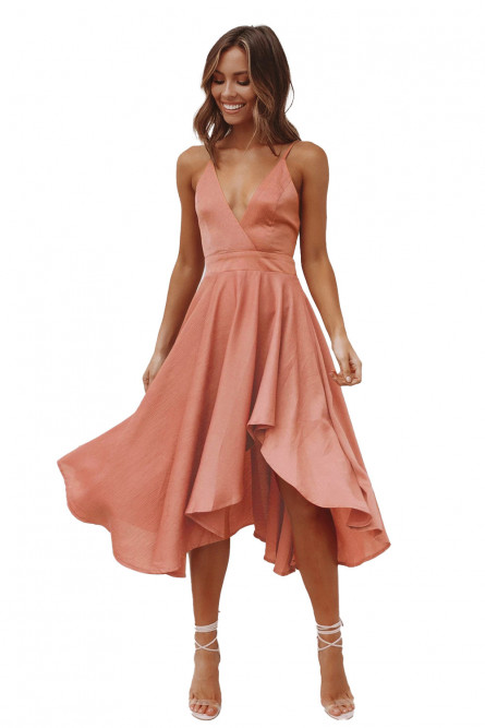 Розовое платье с открытой спиной