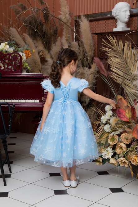Детское пышное платье снежинки голубое