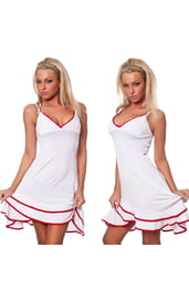 Белое платье с красной отделкой