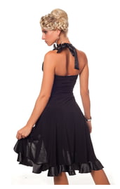 Черное платье с атласными вставками