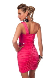 Короткое розовое платье с пайетками