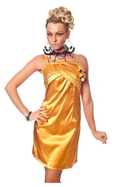 Золотое платье с розочками