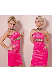 Ярко-розовое платье-футляр