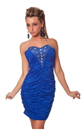 Синее гофрированное платье с кружевом
