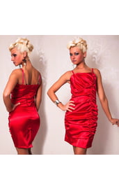 Атласное платье со складками красное