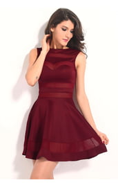 Полупрозрачное красное платье