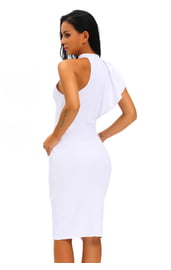 Белое платье с высоким горлышком