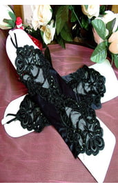 Черные атласные перчатки с кружевом