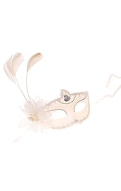 Белая маска с цветком