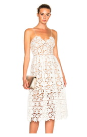 Ажурное белое платье