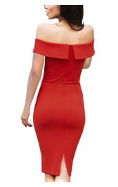 Красное платье футляр с узором