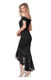 Черное платье с кружевным подолом