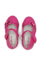 Детские ярко-розовые туфельки