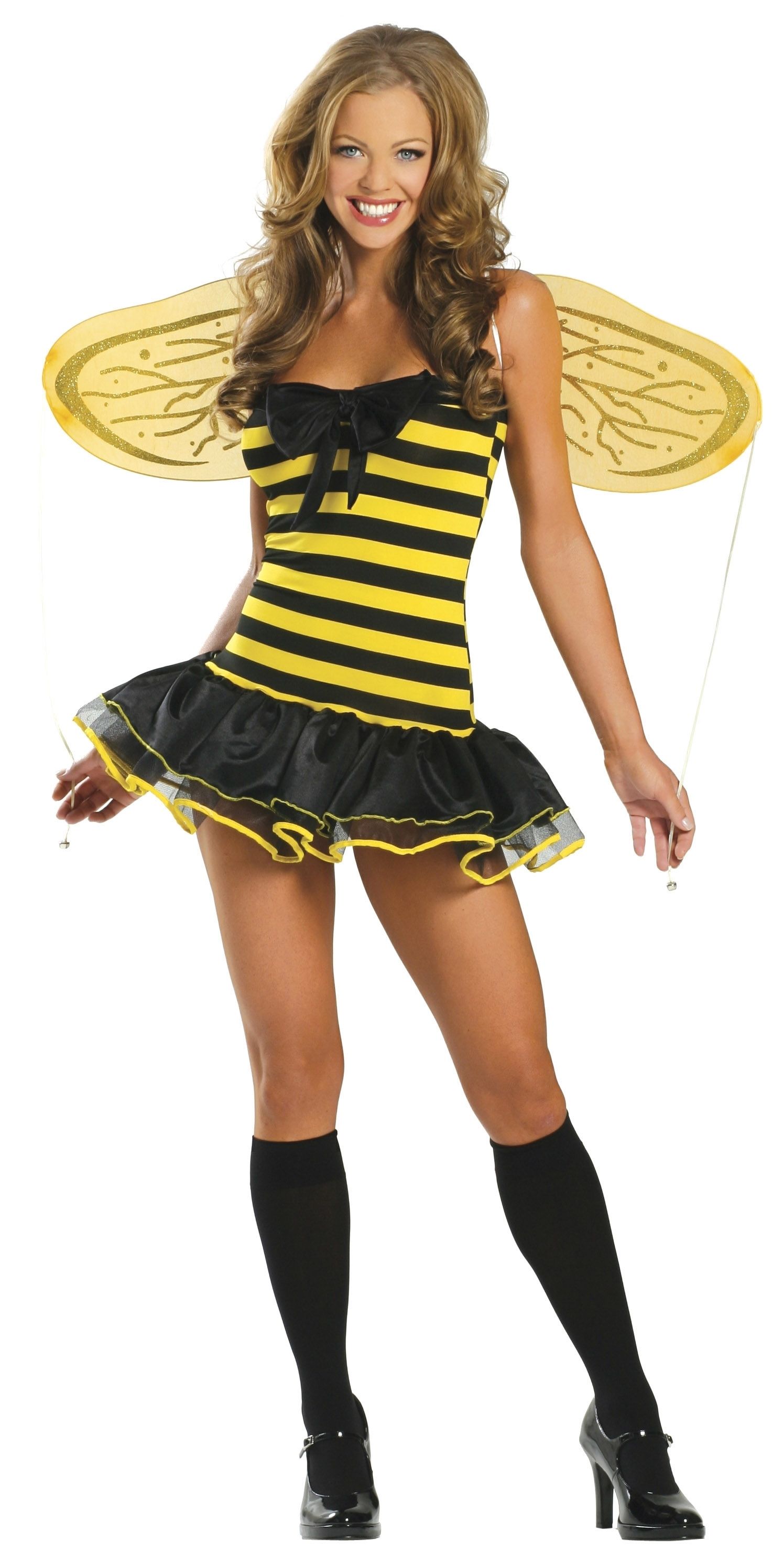 Женщина в костюме пчелы